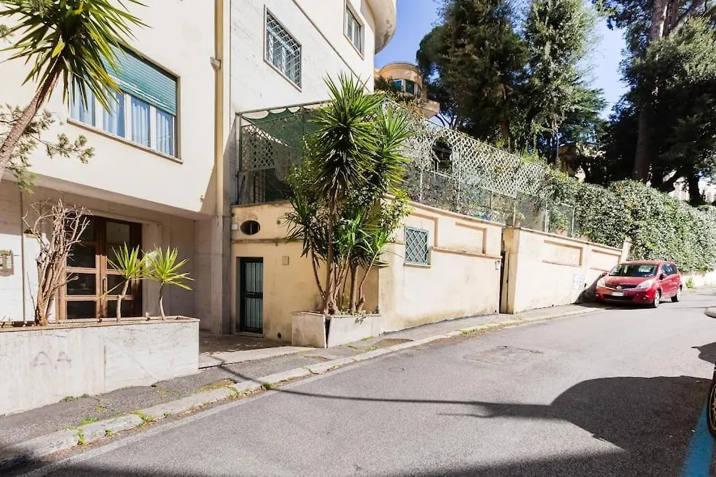 Classy Apt In The Richest Rome 0*,